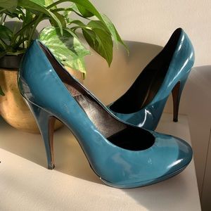 Nina ricci patent leather pumps
